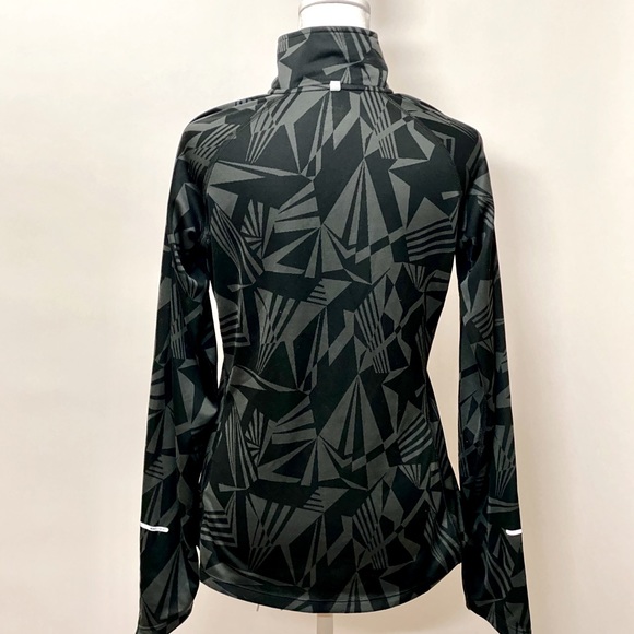 Nike Pro Women’s Dri-Fit Half Zip Athletic Jacket Black and Grey Pattern Size M - Picture 5 of 6